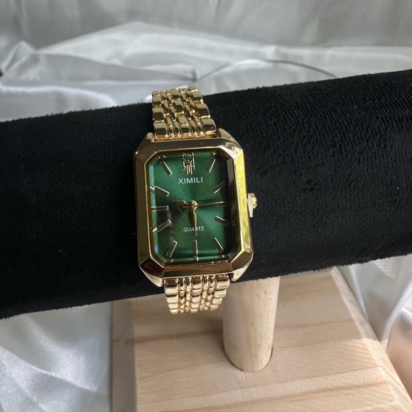 Panthere Square steel Gold and Green Women's Watch - Picture 5 of 10